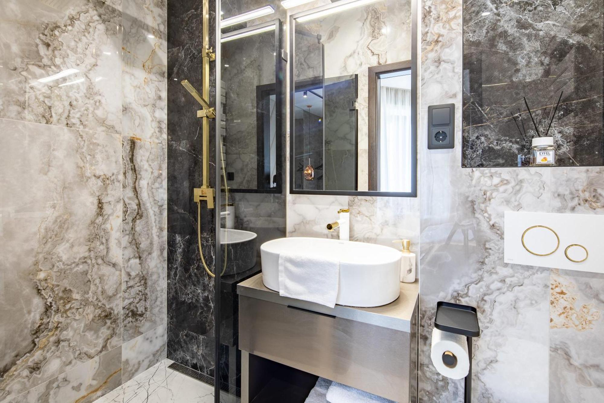 Ultra Central Luxury Budapest Exteriör bild