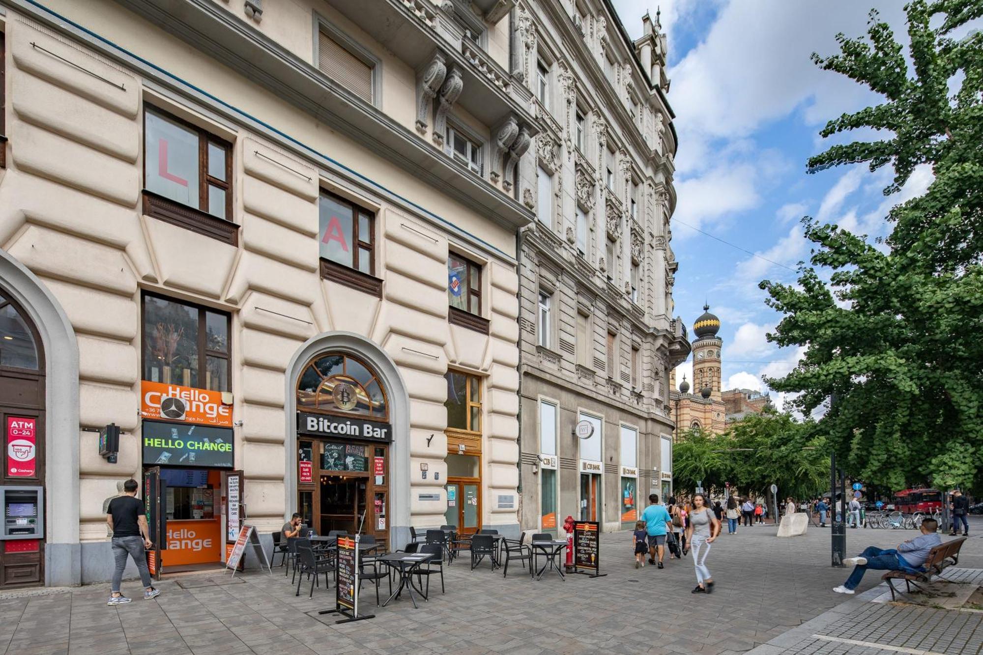 Ultra Central Luxury Budapest Exteriör bild