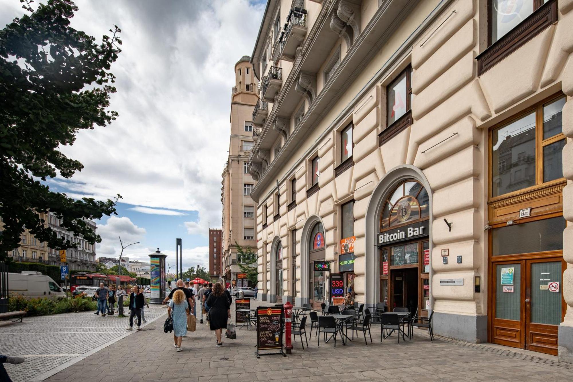 Ultra Central Luxury Budapest Exteriör bild