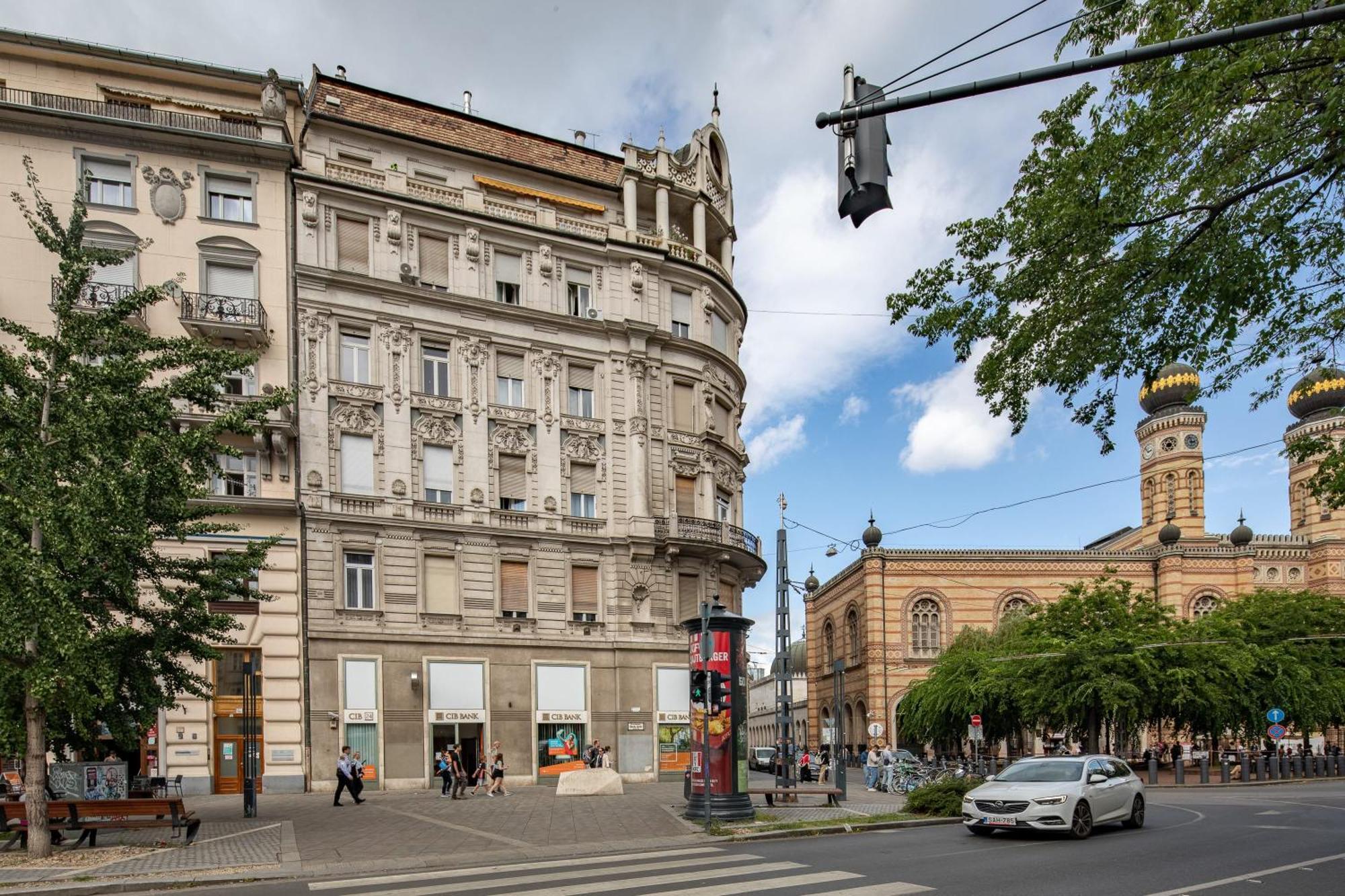 Ultra Central Luxury Budapest Exteriör bild